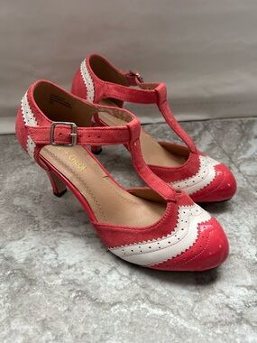 Chase & Chloe Kimmy-66 Closed Toe T-Strap 3” Oxford Pumps Size 8